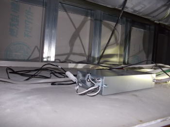 ユニットバスの天井裏に電源ユニットを設