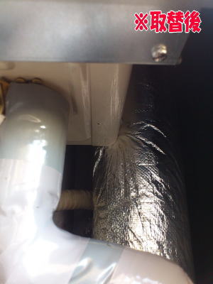 電線が給湯器本体に接触する部分は断熱材を挟んであります