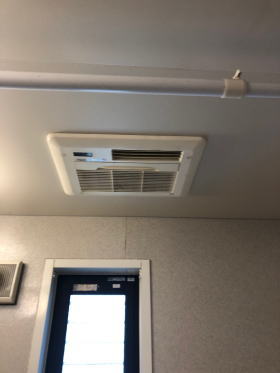 既設：リンナイ製浴室暖房乾燥機RBH-C301K1SND（天井埋め込み式）